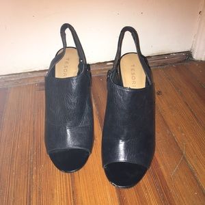 Tesori black leather peep toe sling back heels